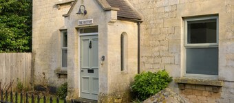 19th Century House, Private Parking, nr Painswick