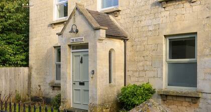 19th Century House, Private Parking, nr Painswick