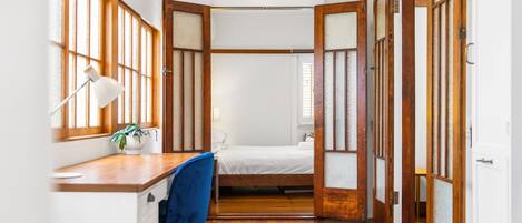 3 bedrooms, desk, iron/ironing board, WiFi