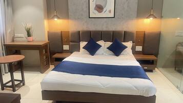 Standard Room | Living room | TV