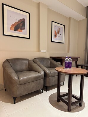 Family Room | Living area | TV - ONEST Prime (Miraj)