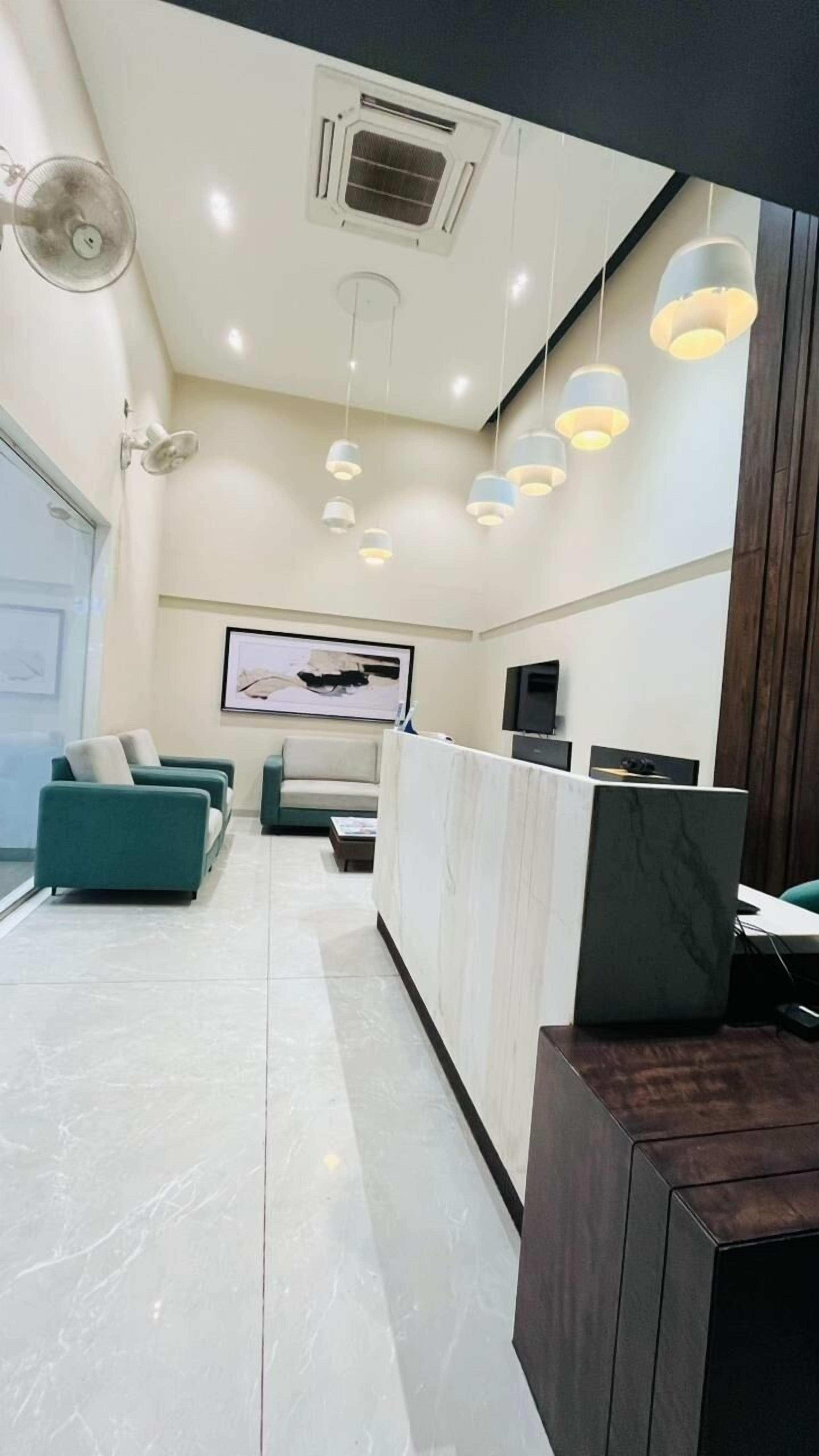 ฝ่ายต้อนรับ