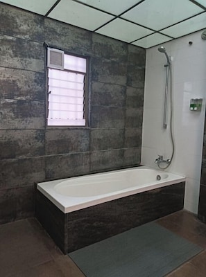Superior Room | Bathroom - ONEST Prime (Miraj)