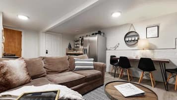 TV, fireplace, offices