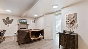 TV, fireplace, offices