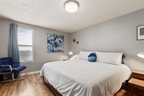 3 bedrooms, desk, iron/ironing board, travel cot