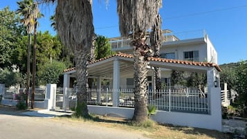 Esterni