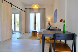 Living area - Suite in Evia Bay hotel Edipsos (Maounis)