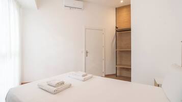 1 bedroom, iron/ironing board, travel crib, free WiFi