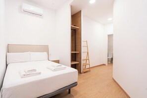 Bügeleisen/Bügelbrett, Reisekinderbett, kostenloses WLAN, Bettwäsche