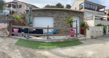 Villa dans magnifique village proche de tout commerce mer montagne tout proche