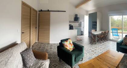 Villa dans magnifique village proche de tout commerce mer montagne tout proche