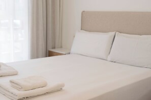 2 bedrooms, iron/ironing board, travel crib, free WiFi