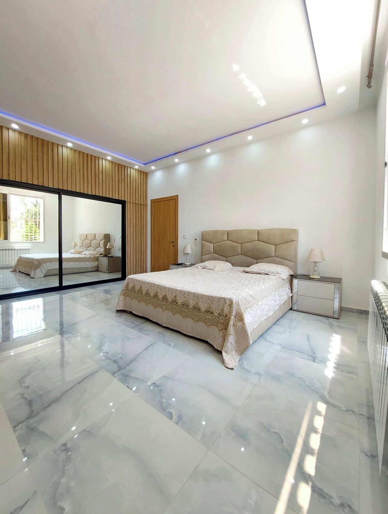 2 多间卧室、熨斗/熨衣板、免费 WiFi、床单