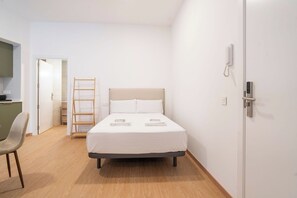 1 chambre, fer et planche à repasser, lit parapluie, Wi-Fi gratuit