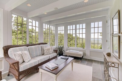 Luxury Home w/ Mtn Views, 1 Mile to the Homestead!