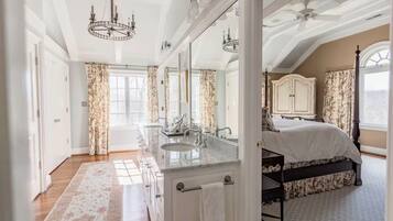 5 slaapkamers, een strijkplank/strijkijzer, gratis wifi, beddengoed