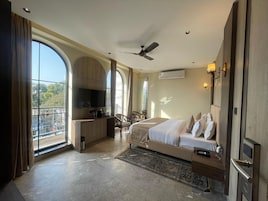 Egyptian cotton sheets, premium bedding, memory foam beds, in-room safe