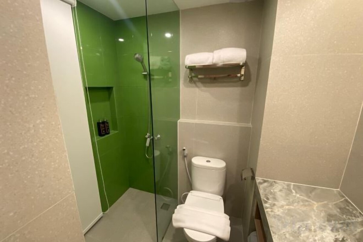 Salle de bain | Douche, douche cascade, articles de toilette (gratuits)
