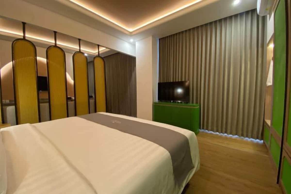 Bureau, systĂšme dâinsonorisation, accĂšs au Wi-Fi (inclus)