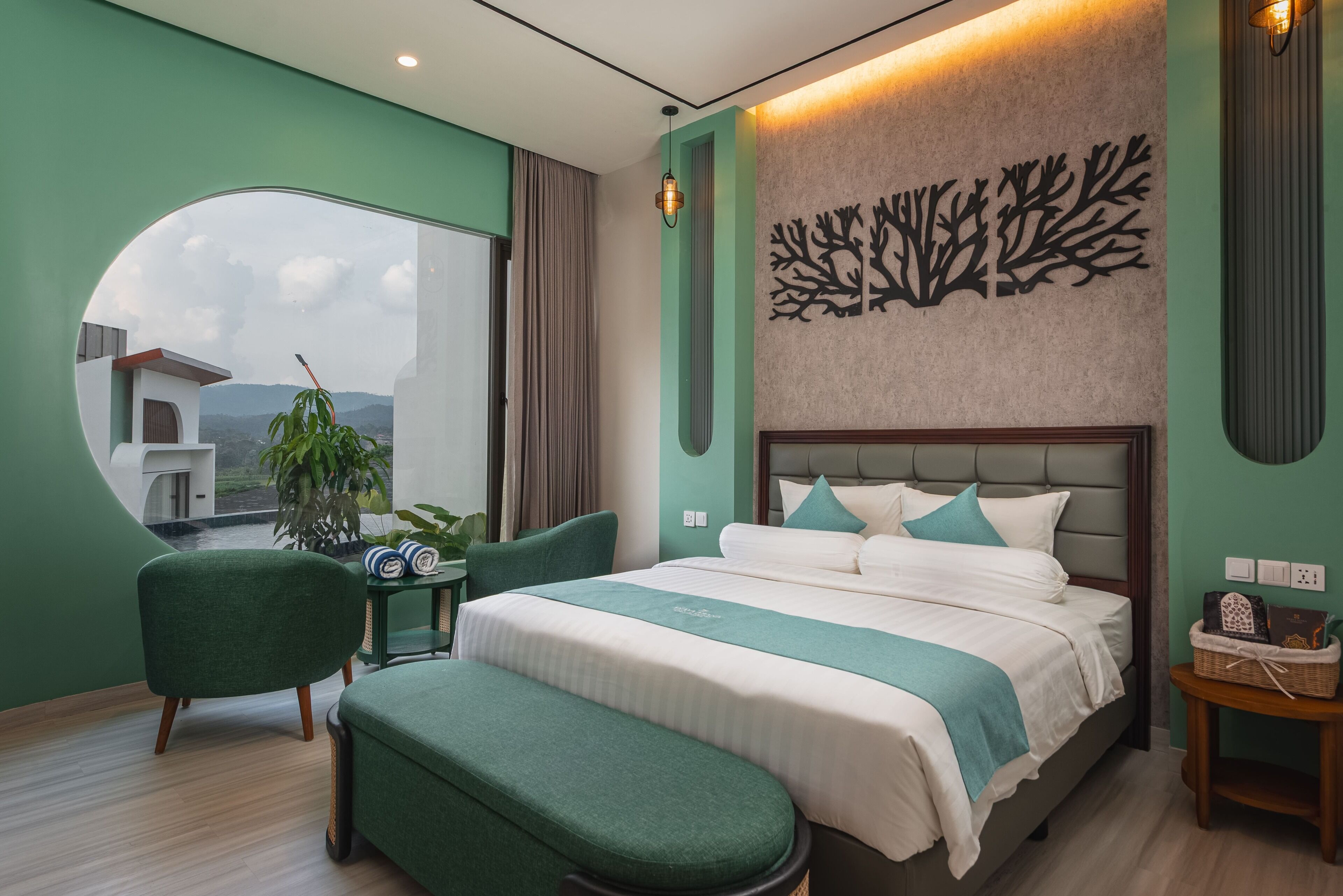 Villa, 1 Queen Bed, Pool View | Minibar, desk, soundproofing, free WiFi