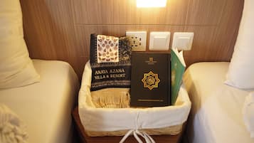 Desk, soundproofing, free WiFi, bed sheets