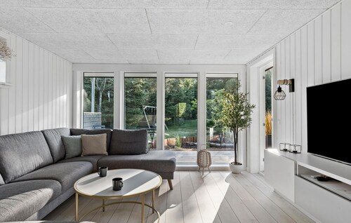 Tolles Haus mit 2 Schlafzimmern in Hals