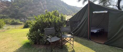 Vista frontal de la propiedad