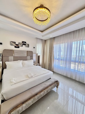 Apartamento executivo, 3 quartos, para não fumantes | Roupas de cama de algodão egípcio, roupas de cama premium