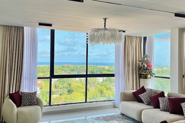 Executive-Suite, 2 Schlafzimmer, Gartenblick | Wohnbereich | Smart-TV