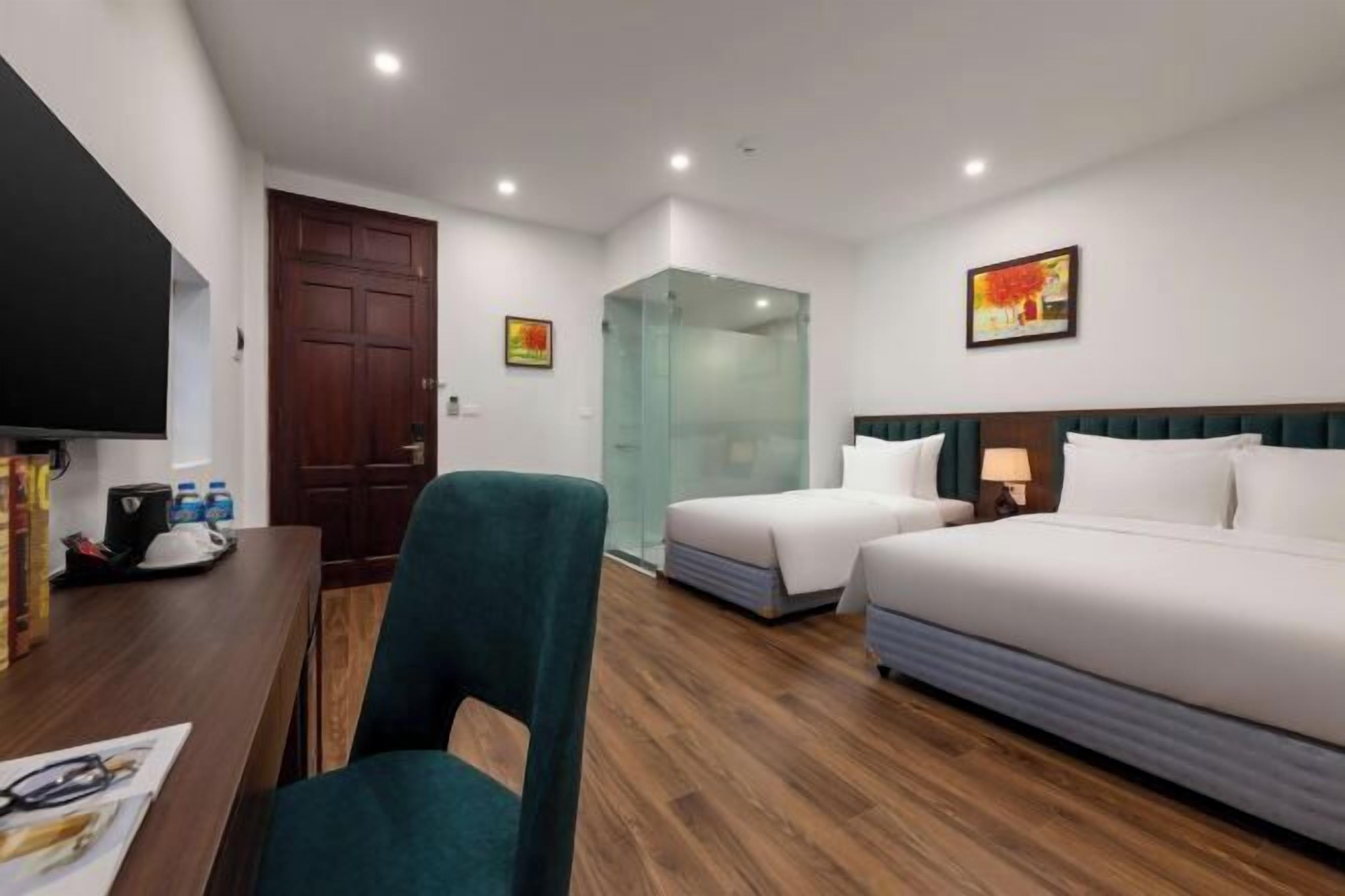 Individueel gedecoreerd, individueel gemeubileerd, een bureau