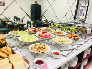 Petit déjeuner buffet