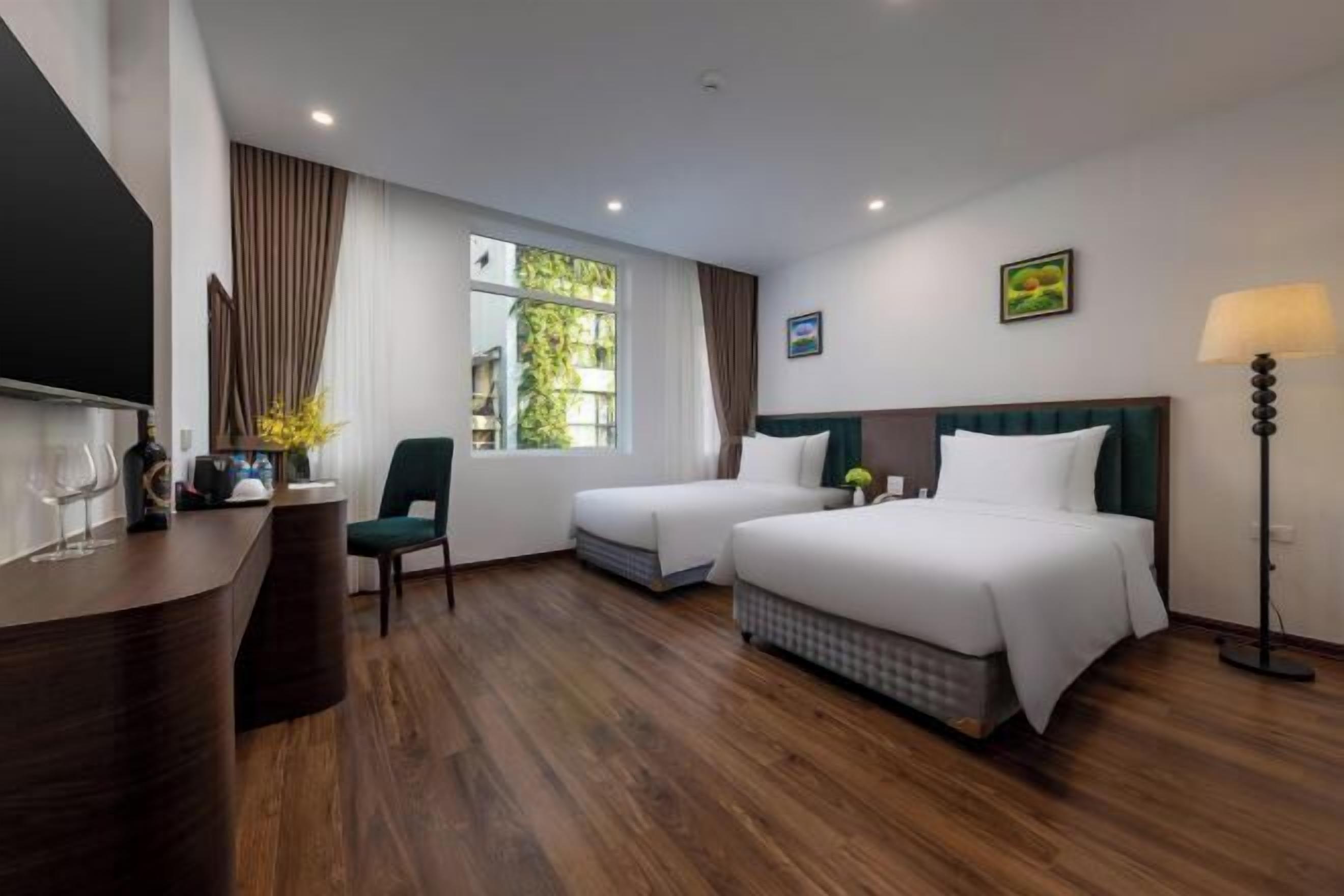 Individueel gedecoreerd, individueel gemeubileerd, een bureau