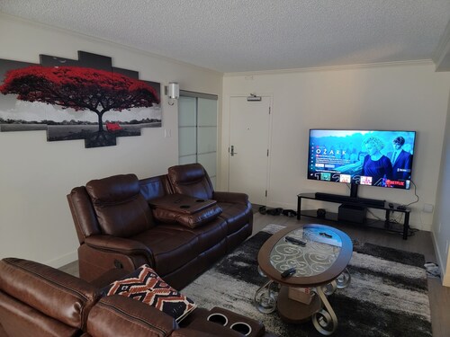 1-bedroom apartment SW in marvelous Calgary with fitness room, WiFi