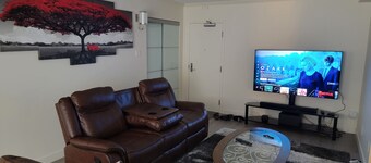  1-bedroom apartment SW in marvelous Calgary with fitness room, WiFi