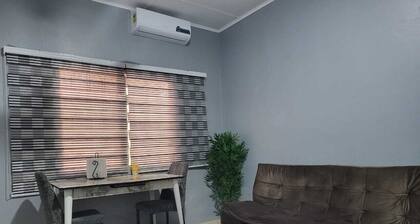 SERENE COTTAGE at East Airport BushRoad Accra