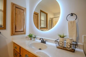 Miljøvennlige toalettsaker og hårføner