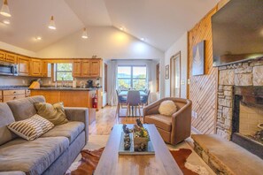 TV, fotballspill, stereoanlegg og kontorer