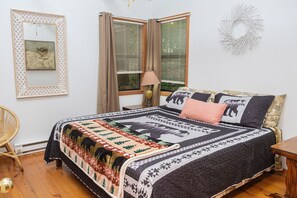 1 bedroom, desk, iron/ironing board, WiFi