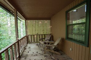 Property grounds - Romantic Gateway in the Woods (Blairsville)