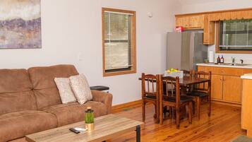 TV, fireplace, stereo