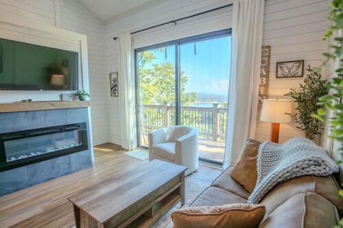 Lakeview Cabin, Hot Tub, Game Rm