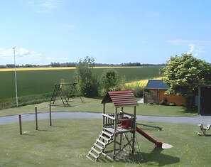 Children's area - Apartment 'Claudia' with Shared Terrace, Shared Garden and Wi-Fi (Nordstrand)