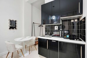 Apartment | Private kitchen | Cleaning supplies - Charming Studio - 2P - Canal Saint-martin/republiq (Paris)