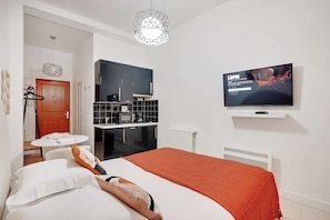 Apartment | 1 bedroom, iron/ironing board, bed sheets - Charming Studio - 2P - Canal Saint-martin/republiq (Paris)