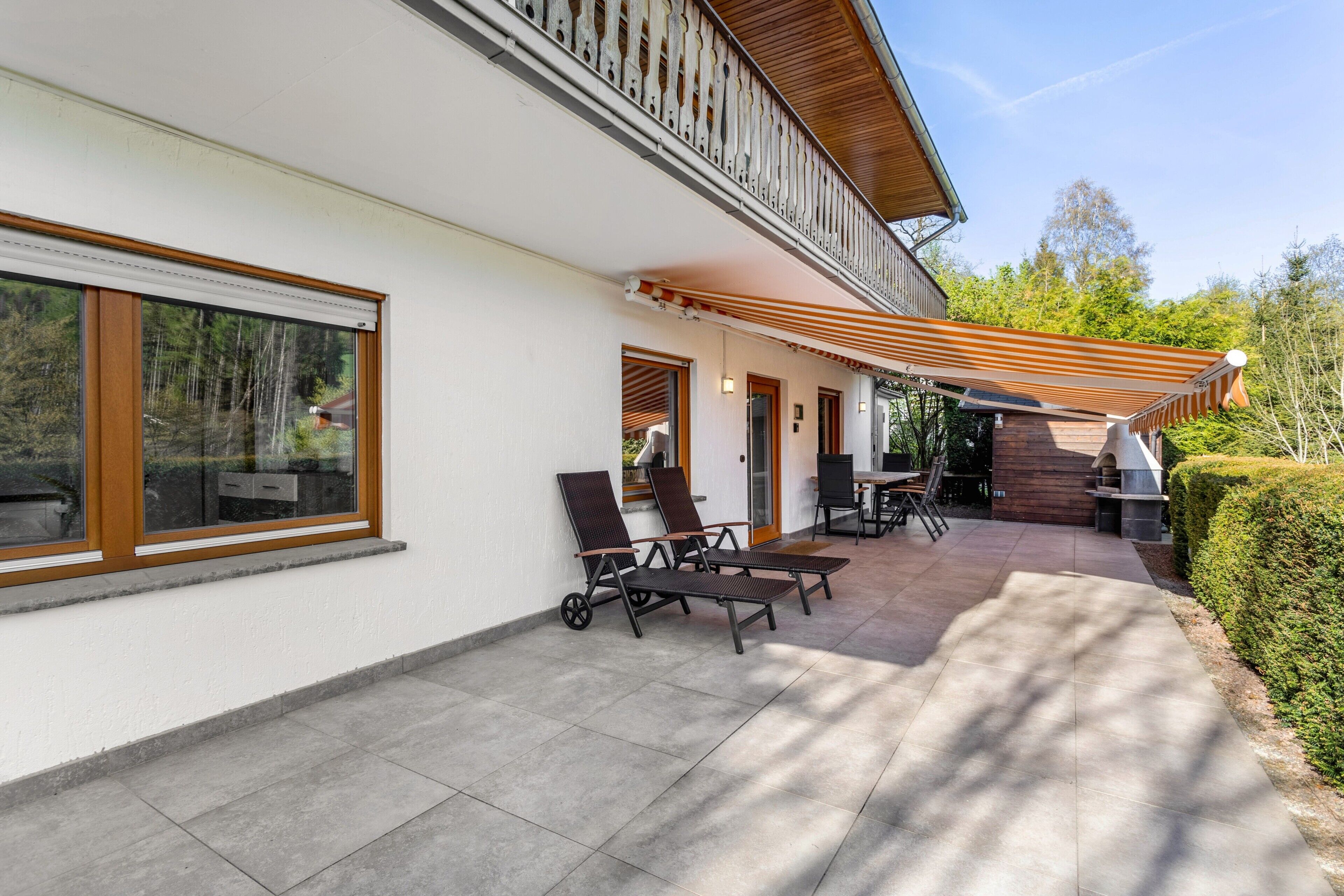 屋外ダイニングエリア