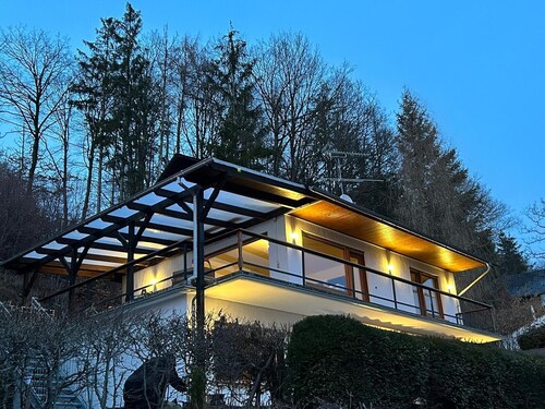 Ferienwohnung 'Fritz' mit Bergblick, Balkon und Wi-Fi