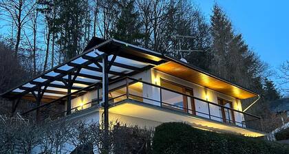 Ferienwohnung 'Fritz' mit Bergblick, Balkon und Wi-Fi
