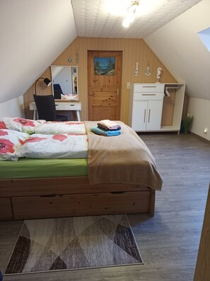 2 sovrum, strykjärn/strykbräda, gratis wi-fi och sängkläder