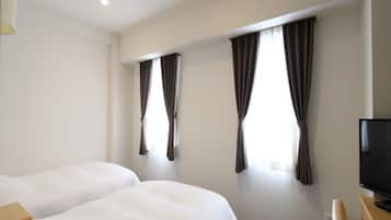 Twin Room, Non Smoking | Desk, free WiFi, bed sheets